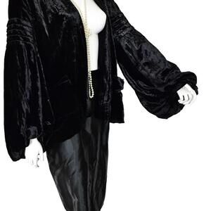 Vintage Edwardian 1920’s 1930’s Black Velvet Balloon Sleeve Opera Jacket Coat
